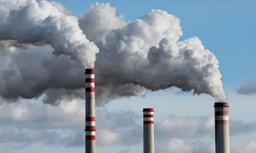 emissões da chaminé de fumo